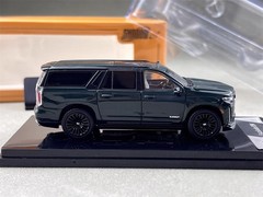 SHADOW PRO 1/64 Scale Cadillac Escalade ESV Green Diecast Car Model Toy Gift
