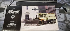 First gear Mack R-600 Dump Truck w/ Snow Plow Diecast
