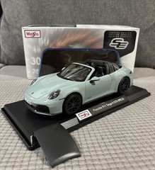 1/18 Maisto Porsche 911 Targa 4 GTS (992.2). Gray Special Edition Diecast